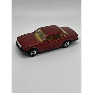 Vintage Matchbox 1986 Jaguar XJ6 Burgundy Car Opening Doors